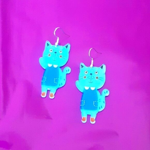 Cartoon Cat Dangling Whimsical Acrylic Earrings - Picture 3 of 6